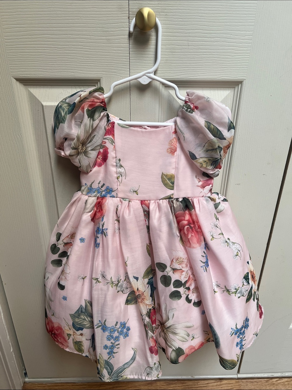 Pippa & Julie Light Pink Floral Puff-Sleeve Dress